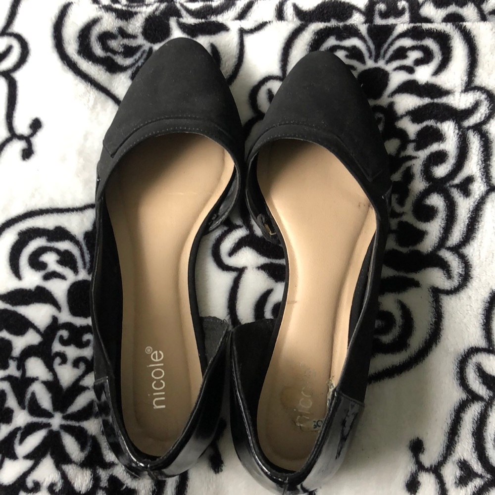 Black flats- size 8M